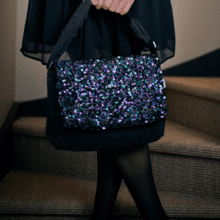 Rabat besace carré grand sequins violet noir