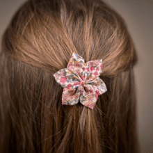 Barrette fleur étoile porcelaine rosée